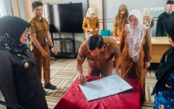 Wabup Dharmasraya Lantik Pejabat Administrator, Pengawas dan Kepala UPT Puskesmas, Ini Nama-namanya 7 Wabup Dharmasraya, Leli Arni melantik Pejabat Administrator, Pengawas dan Kepala UPT Puskesmas