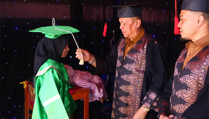 Wawako Elzadaswarman dan Wabup Limapuluh Kota Kompak Hadiri Wisuda Tahfiz Angkatan V SMP Negeri 1 Payakumbuh