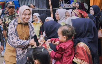 Pemkab Dharmasraya Salurkan Bantuan Permakanan untuk Ibu Hamil 6 Pemkab Dharmasraya Salurkan Bantuan Permakanan untuk Ibu Hamil