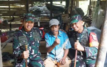 Danrem dan Dandim bersama Misdi dalam TMMD ke-128 Purbalingga