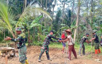 Estafet Batu dari Sungai Warga dan Satgas TMMD ke-128 di Jembatan Garuda