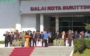 Peringati Harkitnas ke-118, Jajaran Pemko Bukittinggi Tabur Bunga ke Taman Makam Pahlawan Kusuma Bhakti 3 Pemko Bukittinggi peringati Harkitnas ke-118 tahun 2026