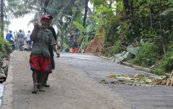 Jalan Cor Menuju Jembatan Garuda TMMD ke-128 di Desa Krangean