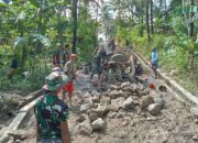Pembangunan Jalan Penghubung Menuju Jembatan Garuda TMMD ke-128 di Desa Krangean