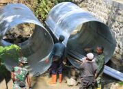Pembangunan Jembatan Armco Presisi Baja TMMD ke-128 di Desa Krangean