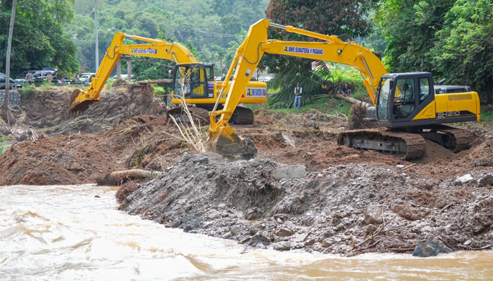 Normalisasi Batang Tompo Sitangkai di Jorong Taruko, Kabupaten Tanah Datar