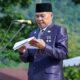 Staf Ahli Bupati Dr. H. Novirman menjadi inspektur upacara peringatan Hardiknas tahun 2026 tingkat Kabupaten Solok Selatan