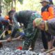 Lintas Seragam Bersatu dalam Pembangunan TMMD ke-128 di Desa Krangean