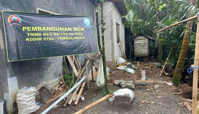 Satgas TMMD ke-128 mulai membangun MCK Warga Desa Krangean