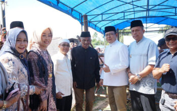 Wako Zulmaeta Apresiasi Bantuan Sapi Kurban 1,2 Ton Presiden untuk Warga Payakumbuh 6 Penyembelihan hewan kurban Bantuan Kemasyarakatan (Banmas) Presiden Republik Indonesia, Prabowo Subianto, di Masjid Al-Mutawahidah, Kelurahan Ompang Tanah Sirah, Kecamatan Payakumbuh Utara