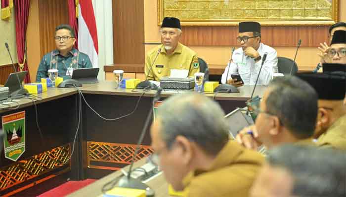 Gubernur Mahyeldi paparkan progres pengembangan ekonomi dan keuangan Syariah di Sumbar dalam rapat KNEKS