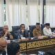 Rapat Dengar Pendapat (RDP) DPRD Sumbar bersama Konfederasi Serikat Pekerja Seluruh Indonesia (KSPSI), aliansi mahasiswa, dan Aliansi Cipayung Padang terkait persoalan tenaga kerja dan buruh
