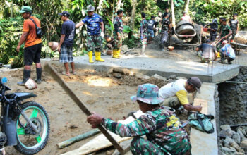TMMD ke-128 Kodim Purbalingga Menenun Jalan Harapan di Desa Krangean