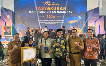 Sumbar Raih Dua Penghargaan dalam Tasyakuran Hardiknas 2026, Begini Apresiasi Gubernur Mahyeldi 4 Sumbar Raih Dua Penghargaan dalam Tasyakuran Hardiknas 2026