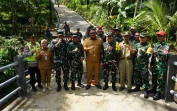 Tim Wasev Sterad foto bersama Pemkab Purbalingga dan Satgas TMMD Reguler ke-128
