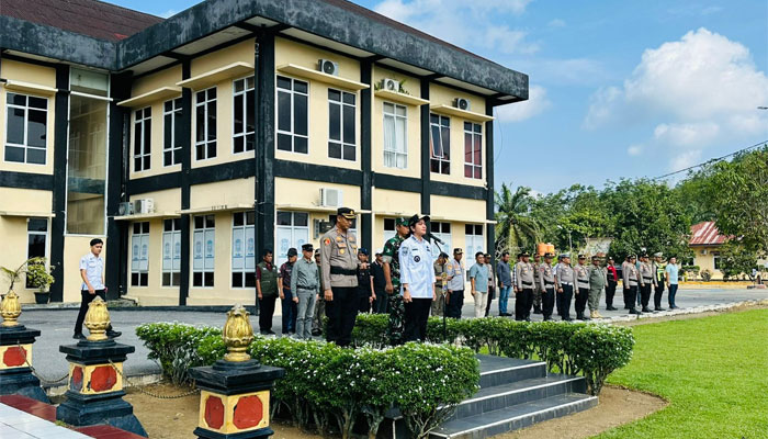 Ribuan Pasang Mata Tertuju ke DCL 2026, Polres Dharmasraya Matangkan Pengamanan Sejak Dini 1 Polres Dharmasraya menggelar Apel Kesiapan Pengamanan Dharmasraya Champion League (DCL) 2026