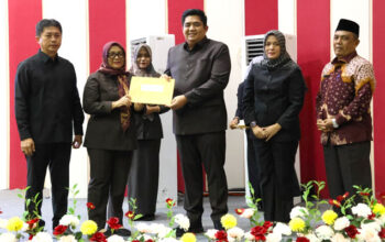 Bupati Roby Sampaikan Ranperda LPP APBD TA 2025 ke DPRD Bintan