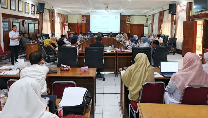 DPRD Bukittinggi bersama Kanwil Hukum Sumbar Gelar Diskusi Publik Penyusunan Naskah Akademik 2 Ranperda