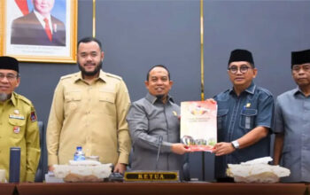 Rapat paripurna DPRD Kota Padang terkait penyampaian Pendapat Akhir Fraksi-fraksi Terhadap Ranperda Pertanggungjawaban Pelaksanaan APBD TA 2025, Perubahan Propemperda, Perubahan KUA dan PPAS TA 2026