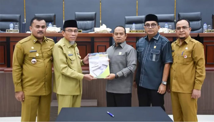 Setujui Pertanggungjawaban Pelaksanaan APBD 2025, DPRD Kota Padang Terima Penyampaian Perubahan Propemperda dan KUA dan PPAS 2026 2 DPRD Kota Padang setujui pertanggungjawaban pelaksanaan APBD 2025