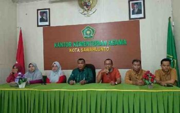 Kemenag Kota Sawahlunto Berbagi Pengalaman Pendidikan Madrasah dengan Keluarga Besar MIN Kota Solok 3 Kemenag Kota Sawahlunto menerima kunjungan silaturahmi Keluarga Besar MIN Kota Solok