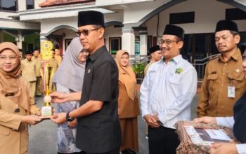 Kadiknas Kabupaten Blitar Serahkan Penghargaan kepada Guru PAI Berprestasi Tingkat Jawa Timur 3 IMG 20260622 WA0053