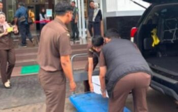Perkara Roy Suryo dan Dokter Tifa Resmi Dilimpahkan ke Pengadilan Negeri Jakarta Timur 3 IMG 20260623 WA0036