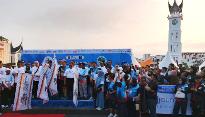 2.000 Peserta Ikuti International Jam Gadang Fun Run Bukittinggi
