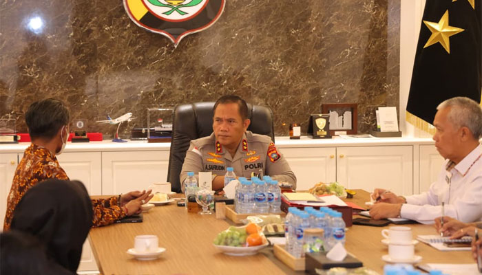 Polda Kepri Perkuat Sinergi Program MBG dan Pencegahan Stunting bersama Kemendukbangga/BKKBN 1 Kapolda Irjen Pol. Asep Safrudin menerima audiensi dari jajaran Kemendukbangga/BKKBN Provinsi Kepulauan Riau