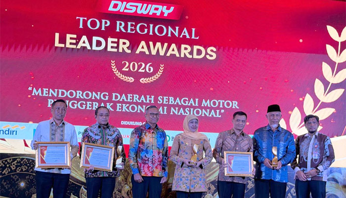 Gubernur Sumbar, Mahyeldi raih penghargaan Disway Top Regional Leader Awards 2026 Kategori Ekonomi Umat dan Budaya Halal