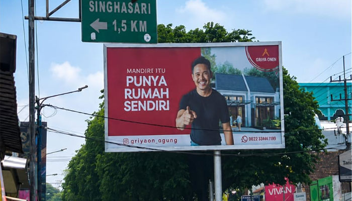 Papan Reklame permanen tanpa izin bebas beroperasi di Kabupaten Malang