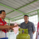 Komisaris Utama, Sabar Yudo Suroso dan Direktur Kelembagaan dan Kepatuhan Pertamina Patra Niaga, Kadek Ambara Jaya melaksanakan Management Walkthrough infrastruktur energi di Sumbar