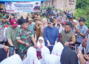 Bupati Dharmasraya bersama Dandim 0310 Resmikan Jembatan Aramco di Nagari Lubuk Karak 9 Bupati Dharmasraya, Annisa Suci Ramadhani bersama Danramil 03/PP Letda Inf Magel Hendri mewakili Dandim 0310/SSD resmikan Jembatan Aramco di Nagari Lubuk Karak