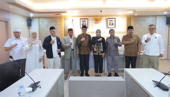 Komite III DPD RI Sorot Reformasi Tata Kelola Penyelenggaraan Ibadah Haji 1 Rapat Dengar Pendapat Umum Komite III DPD RI dengan Himpunan Penyelenggara Umrah dan Haji (HIMPUH) dan pengamat penyelenggaraan ibadah haji Ahmad Tholabi Kharlie