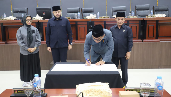 Fraksi-fraksi DPRD Kota Padang Sampaikan Pendapat Akhir Terhadap P-KUA dan P-PPAS TA 2026