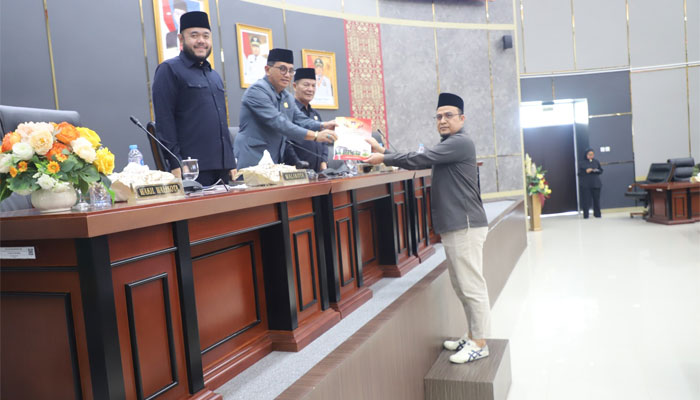 Fraksi-fraksi DPRD Kota Padang Sampaikan Pendapat Akhir Terhadap P-KUA dan P-PPAS TA 2026