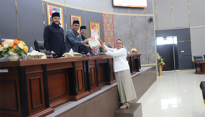 Fraksi-fraksi DPRD Kota Padang Sampaikan Pendapat Akhir Terhadap P-KUA dan P-PPAS TA 2026
