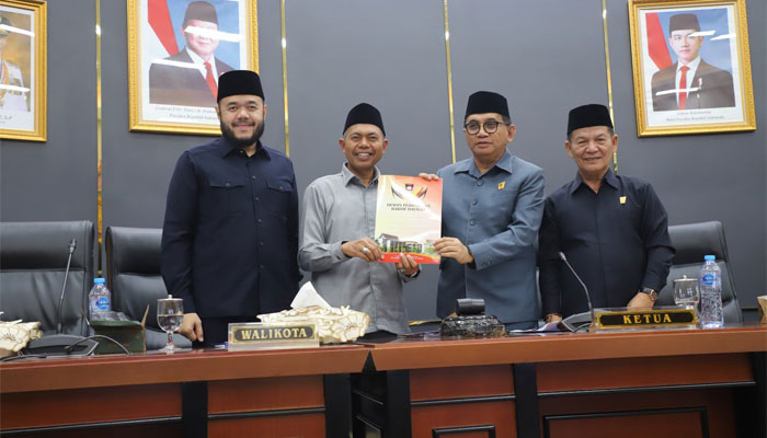 Fraksi-fraksi DPRD Kota Padang Sampaikan Pendapat Akhir Terhadap P-KUA dan P-PPAS TA 2026