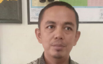 Wakil Kepala SMAN 1 VII Koto Sungai Sariak Bagian Kurikulum, Ronal Des Putra, S.Pd