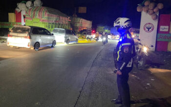 Satlantas Polres Solok Pantau dan Atur Lalu Lintas di Jalan Lintas Padang–Solok