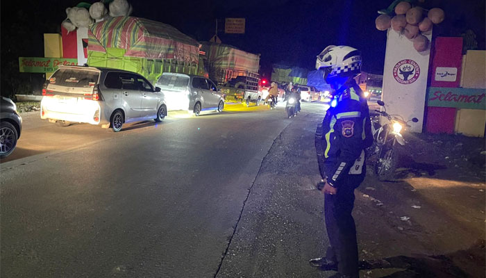 Satlantas Polres Solok Pantau dan Atur Lalu Lintas di Jalan Lintas Padang–Solok