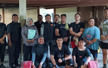 KONI Kota Sawahlunto Turunkan Tim Monev ke Cabor Angkat Berat Binaan PABERSI