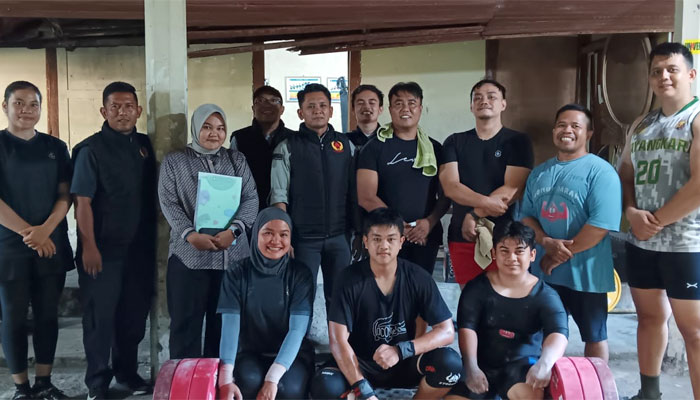 KONI Kota Sawahlunto Turunkan Tim Monev ke Cabor Angkat Berat Binaan PABERSI