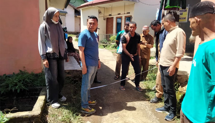 Anggota DPRD Kota Bukittinggi Yerry Amiruddin Serahkan Pokir Pembangunan Jalan Lingkungan di Pakan Labuah 1 Anggota DPRD Kota Bukittinggi Yerry Amiruddin Serahkan Pokir Pembangunan Jalan Lingkungan di Parak Lalang Pabelokan, Kelurahan Pakan Labuah