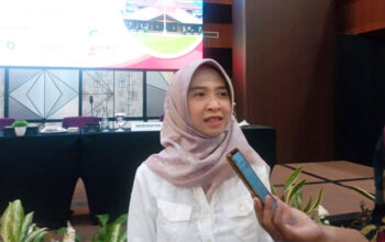 BKAD Kabupaten Malang Perkuat Digitalisasi Keuangan Melalui Sosialisasi KKPD Online Payment 6 Kepala BKAD Kabupaten Malang, Dr. Yetty Nurhayati, S.Sos., S.H., M.Hum., saat memberikan keterangan pers