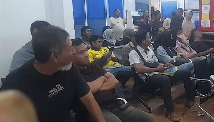 Antrean warga mengurus data kependudukan di Disdukcapil Kota Tanjungpinang