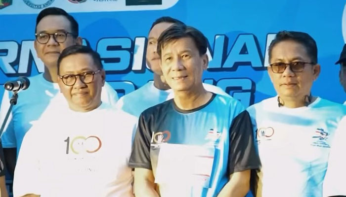 Perayaan 100 Tahun Jam Gadang, Evi Yandri Ajak Masyarakat Jaga Warisan Sejarah Minangkabau 1 Wakil Ketua DPRD Sumbar, Evi Yandri Rajo Budiman hadir mengikuti kemeriahan IMLF Jam Gadang Fun Run 2026 di kawasan Pedestrian Jam Gadang, Kota Bukittinggi