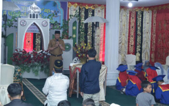 MDTA Nurul Iman Kelurahan Ibuh Payakumbuh Adakan Perayaan Khatam Alquran dan Wisuda Iqra 5 Wawako Payakumbuh, Elzadaswarman berikan sambutan dalam Perayaan Khatam Alquran dan Wisuda Iqra MDTA Nurul Iman Kelurahan Ibuh