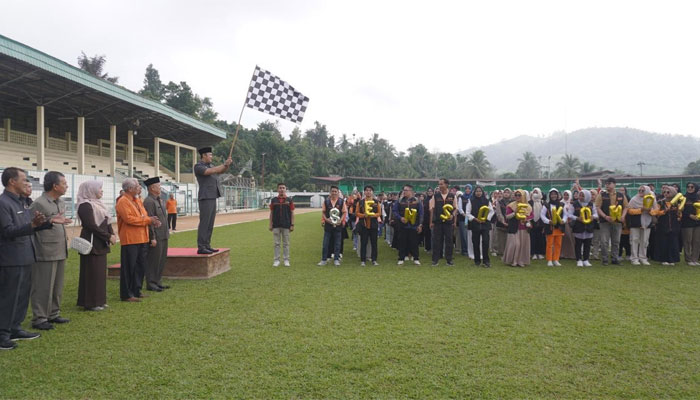 281 Petugas Lapangan Mulai Sensus Ekonomi 2026 di Kabupaten Sijunjung 1 Bupati Sijunjung, Benny Dwifa Yuswir melepas petugas lapangan Sensus Ekonomi 2026