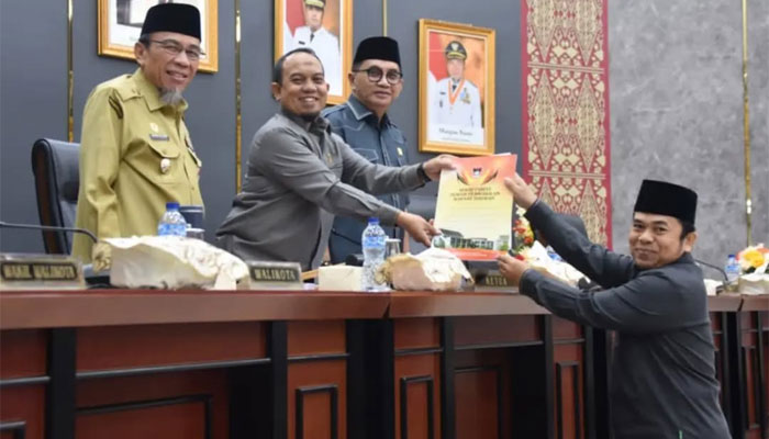 Setujui Pertanggungjawaban Pelaksanaan APBD 2025, DPRD Kota Padang Terima Penyampaian Perubahan Propemperda dan KUA dan PPAS 2026 3 DPRD Kota Padang setujui pertanggungjawaban pelaksanaan APBD 2025
